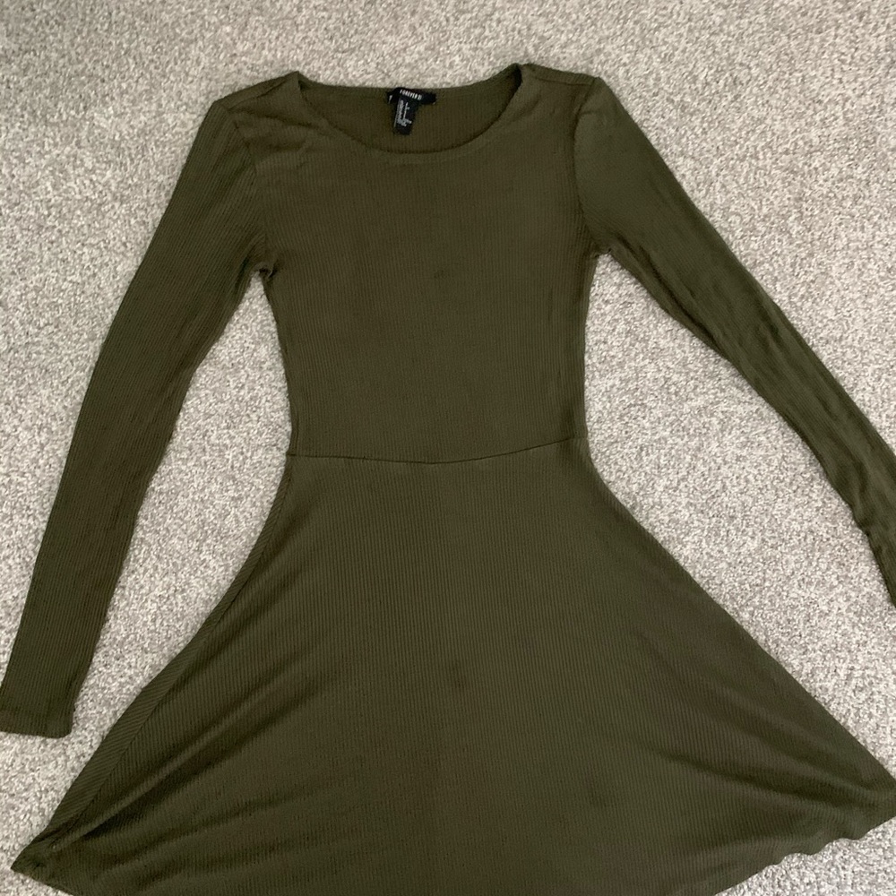 Green ribbed long sleeve dress